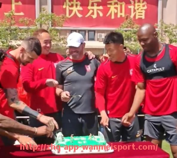 完美体育官方入口-世俱杯球员名单更新及人员变动分析